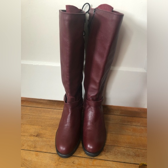 ***Canadian** Martino Burgundy tall boots with lace up calves and wedge heel - Picture 3 of 11